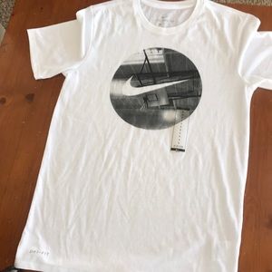 nike basketball t shirt NWT